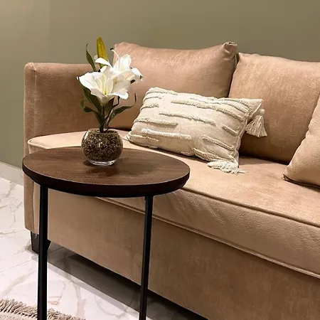 غرف فندقية بمدخل خاص - عمارة سكنية-2